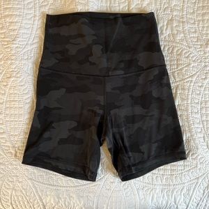 Camo Lululemon Align Short